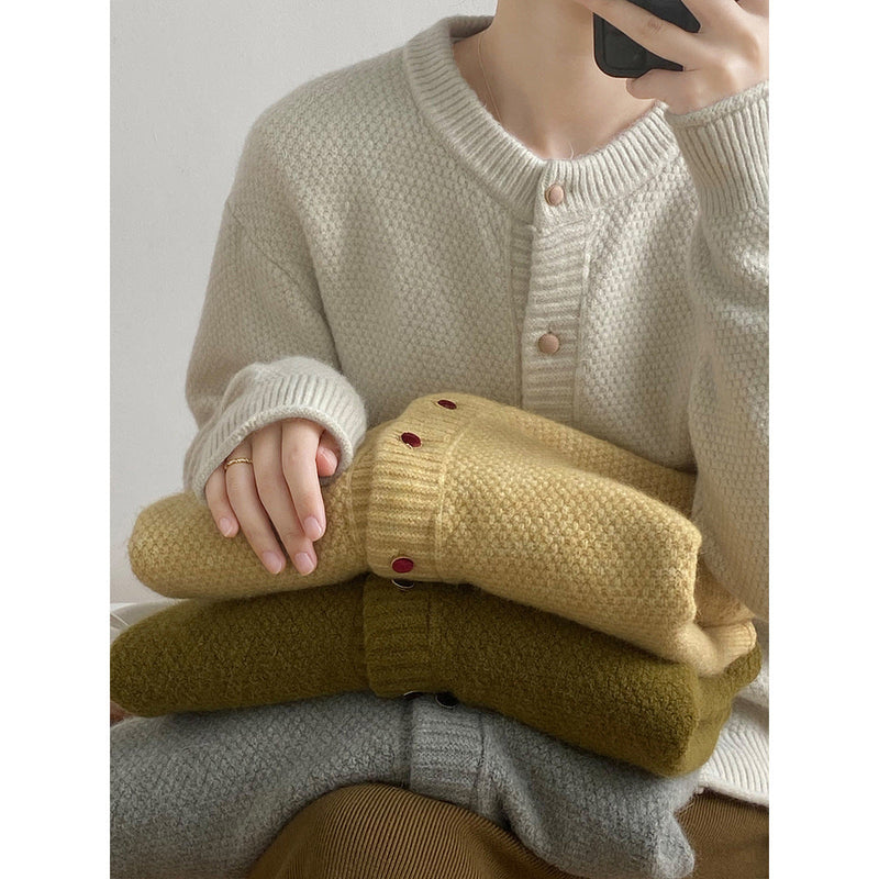 Elegantly Styled Cardigan for Everyday Wear