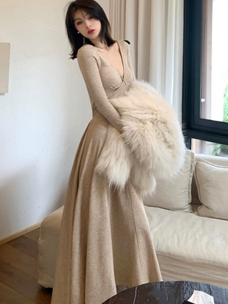 Sophisticated Dress with a Clean Classic Look
