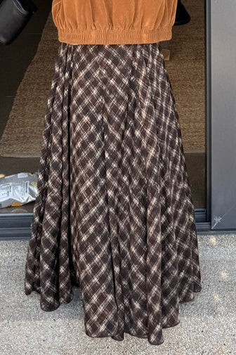 Well Tailored Garment with a Graceful Silhouette