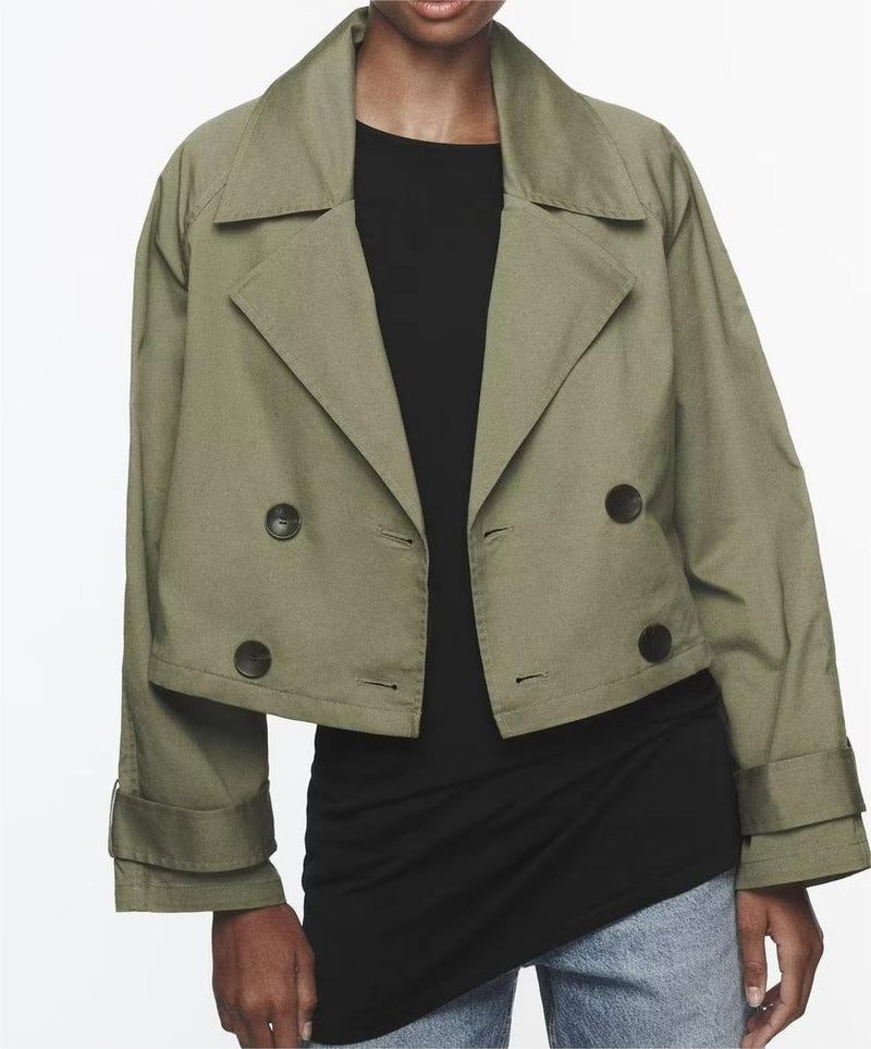 Effortlessly Elegant Jacket with a Timeless Design