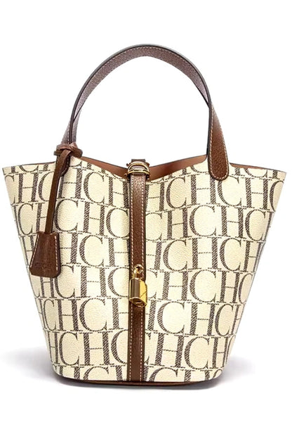 Effortlessly Elegant Bag with a Timeless Design