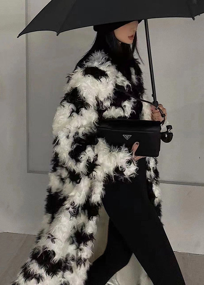 Beautifully Finished Coat in a Timeless Design