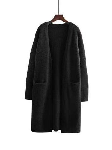 Well Tailored Cardigan with a Graceful Silhouette