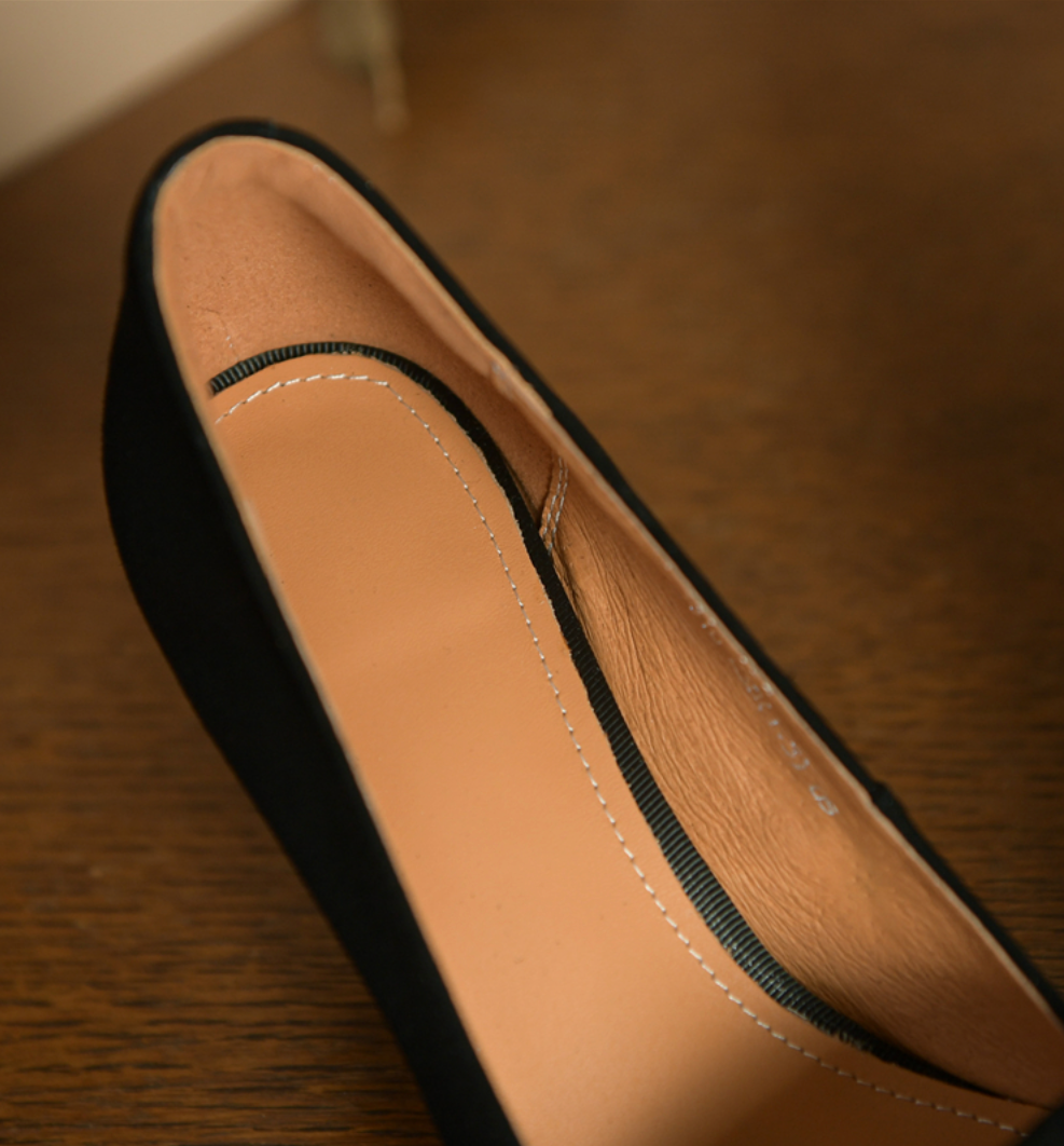 Polished Heels with an Effortless Classic Look