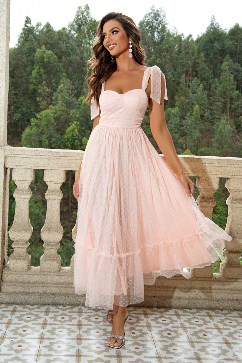 Well Tailored Dress with a Graceful Silhouette