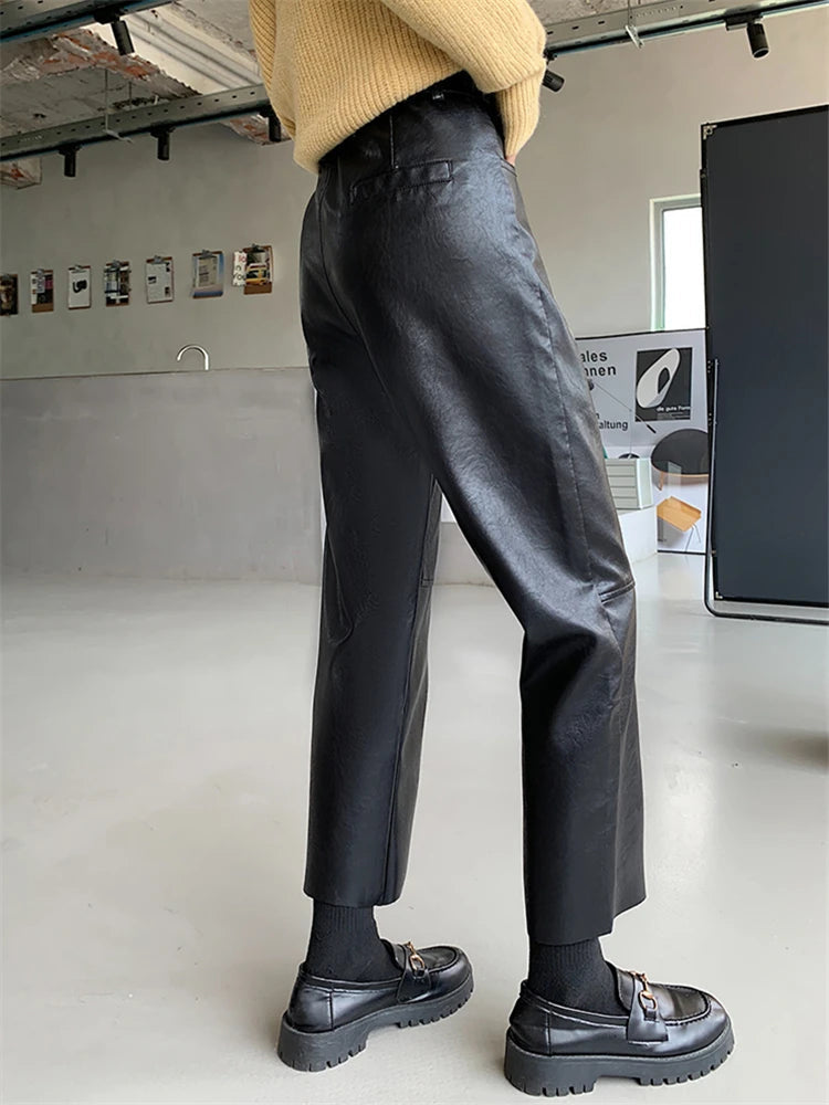 Beautifully Finished Pants in a Timeless Design