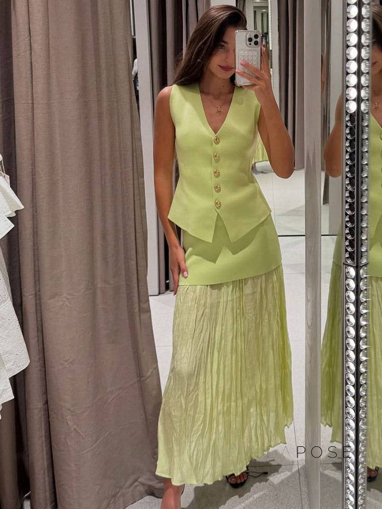 Classic Vintage Garment with a Flattering Fit