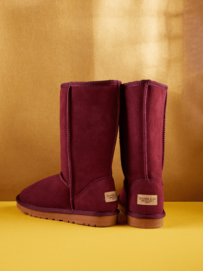 Effortlessly Elegant Boots with a Timeless Design