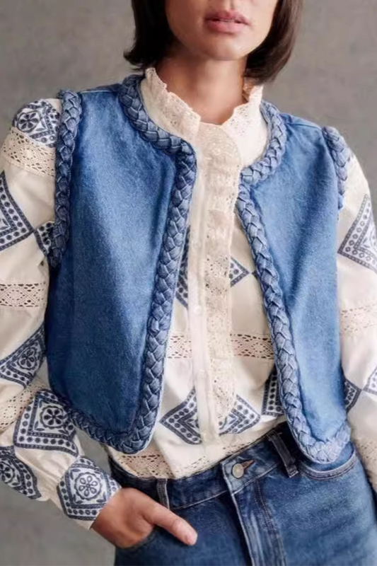 Gracefully Styled Coat for Any Occasion