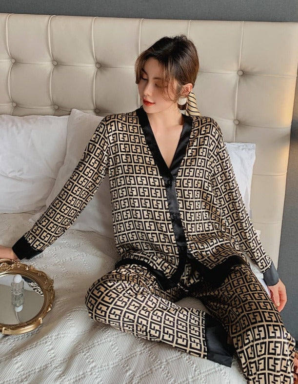 Well Tailored Garment with a Graceful Silhouette