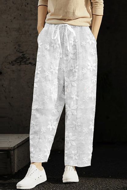 Effortlessly Elegant Pants with a Timeless Design