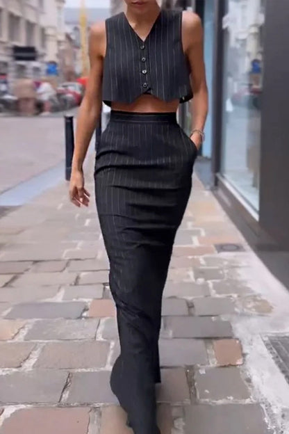 Effortlessly Elegant Garment with a Timeless Design