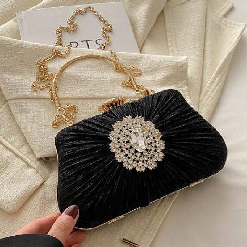 Classic Vintage Bag with a Flattering Fit