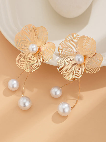 Gracefully Styled Garment for Any Occasion