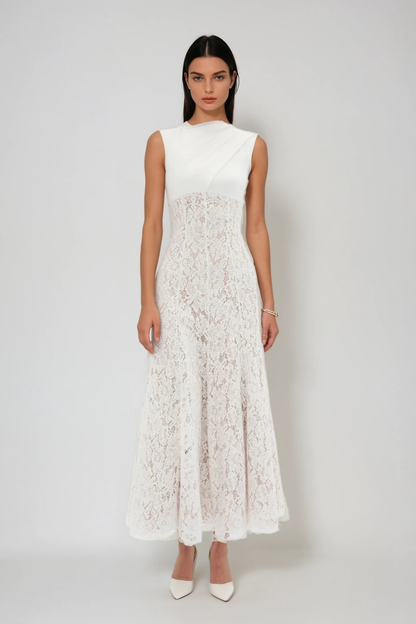 Well Tailored Dress with a Graceful Silhouette