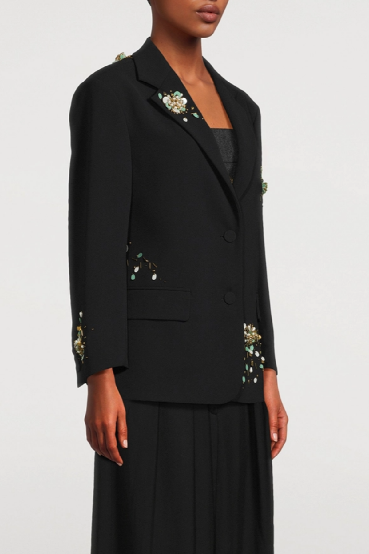 Effortlessly Elegant Garment with a Timeless Design