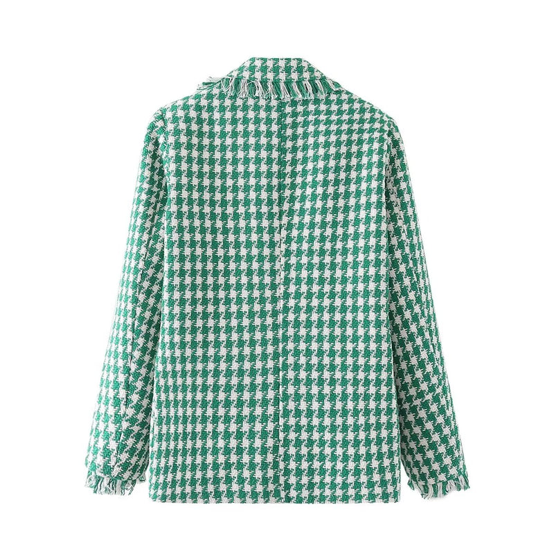Effortlessly Elegant Garment with a Timeless Design