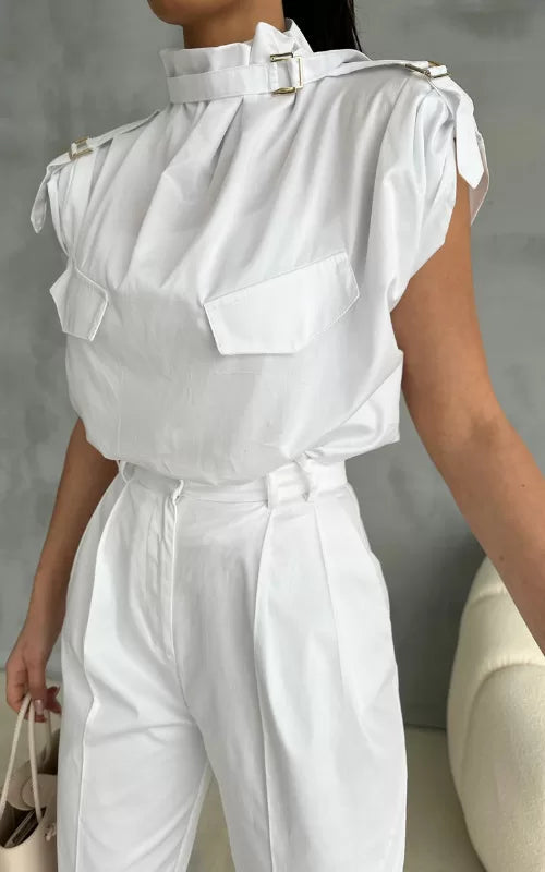 Effortlessly Elegant Garment with a Timeless Design