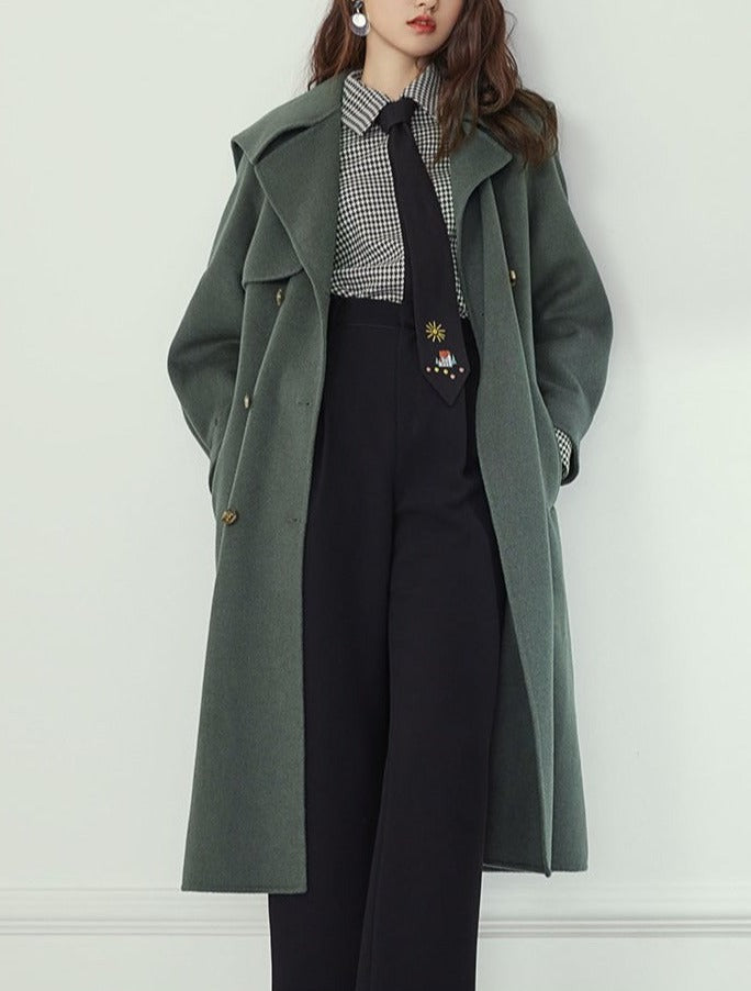 Beautifully Finished Coat in a Timeless Design