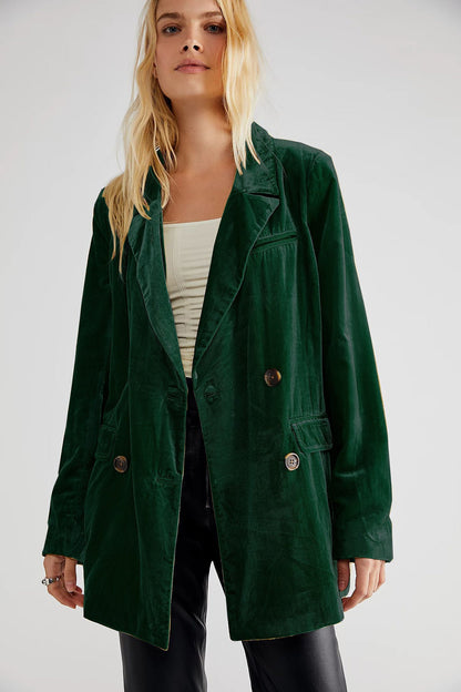 Well Tailored Jacket with a Graceful Silhouette