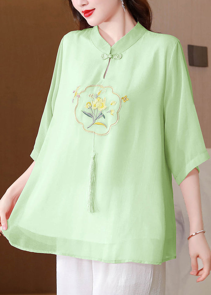 Well Tailored Shirt with a Graceful Silhouette