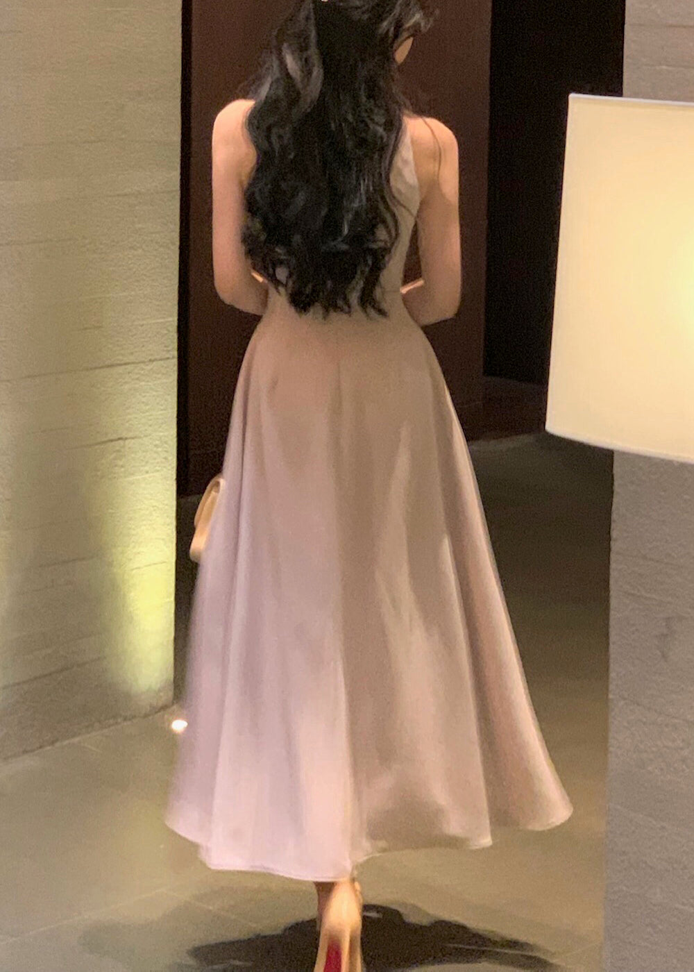 Effortlessly Elegant Dress with a Timeless Design