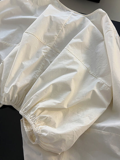 Well Tailored Blouse with a Graceful Silhouette