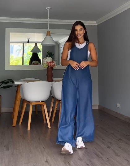 Gracefully Styled Garment for Any Occasion