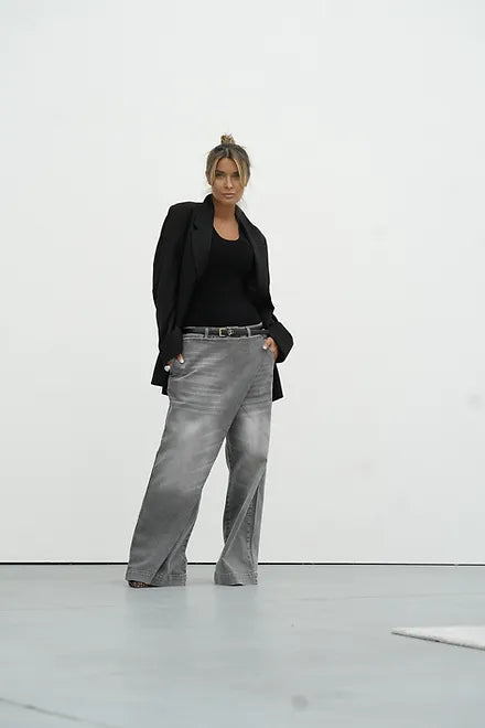 Beautifully Finished Garment in a Timeless Design