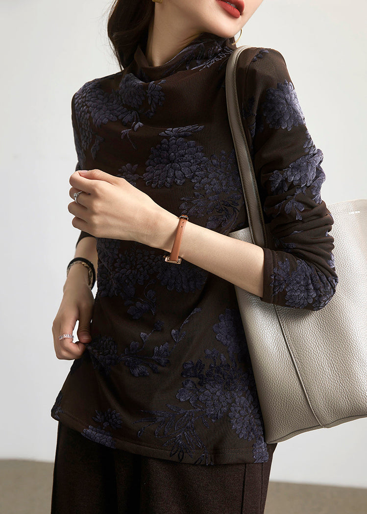 Classic Vintage Blouse with a Flattering Fit