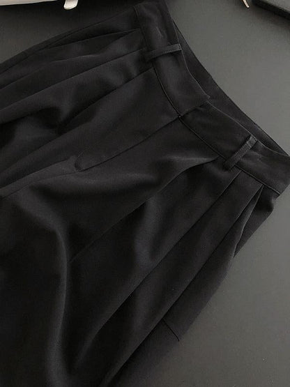 Classic Vintage Pants with a Flattering Fit