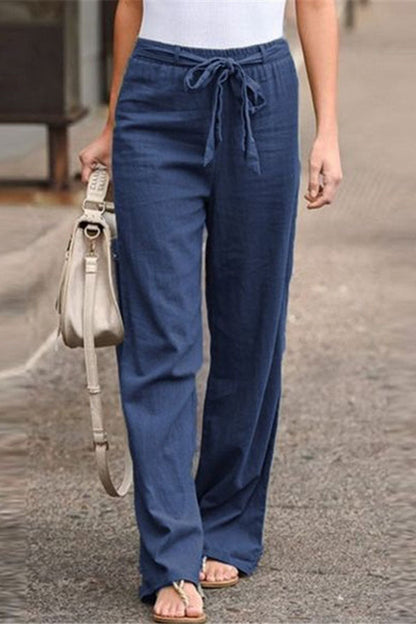 Effortlessly Elegant Pants with a Timeless Design