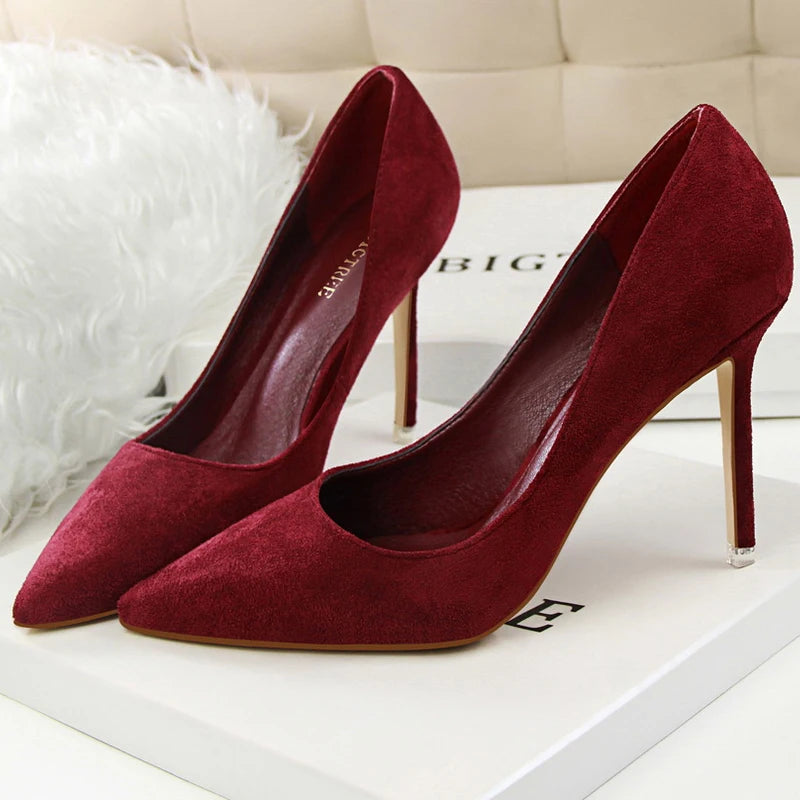 Classic Vintage Heels with a Flattering Fit