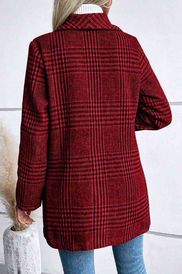 Well Tailored Jacket with a Graceful Silhouette