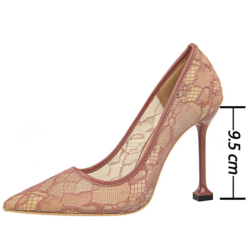 Classic Vintage Heels with a Flattering Fit