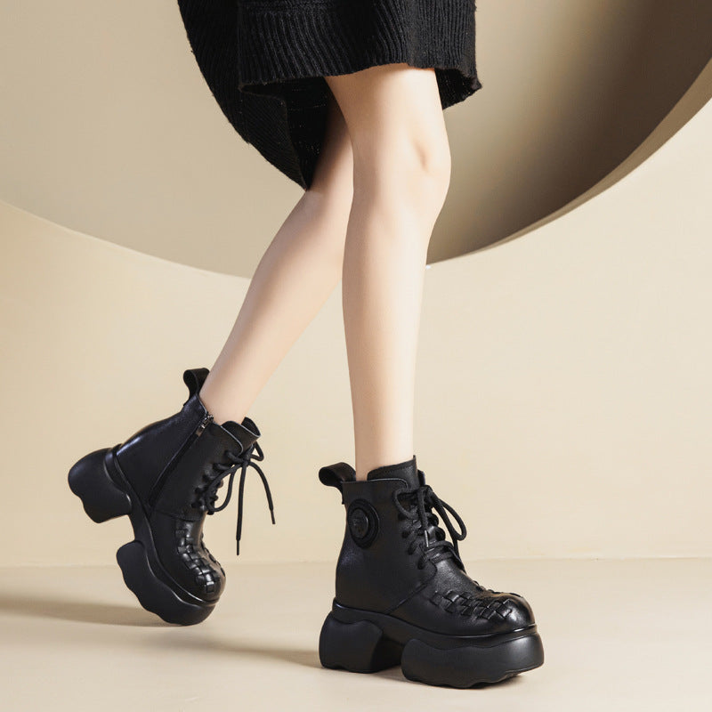 Beautifully Finished Boots in a Timeless Design
