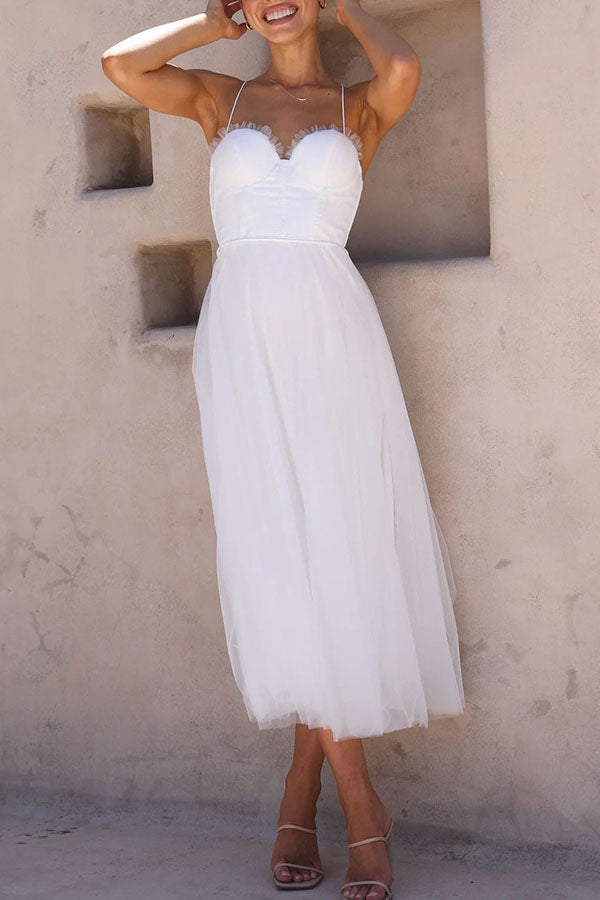 Beautifully Finished Dress in a Timeless Design