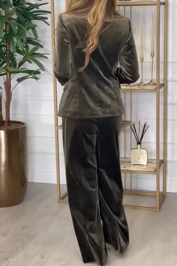 A Vintage Style Pants with Delicate Timeless Details