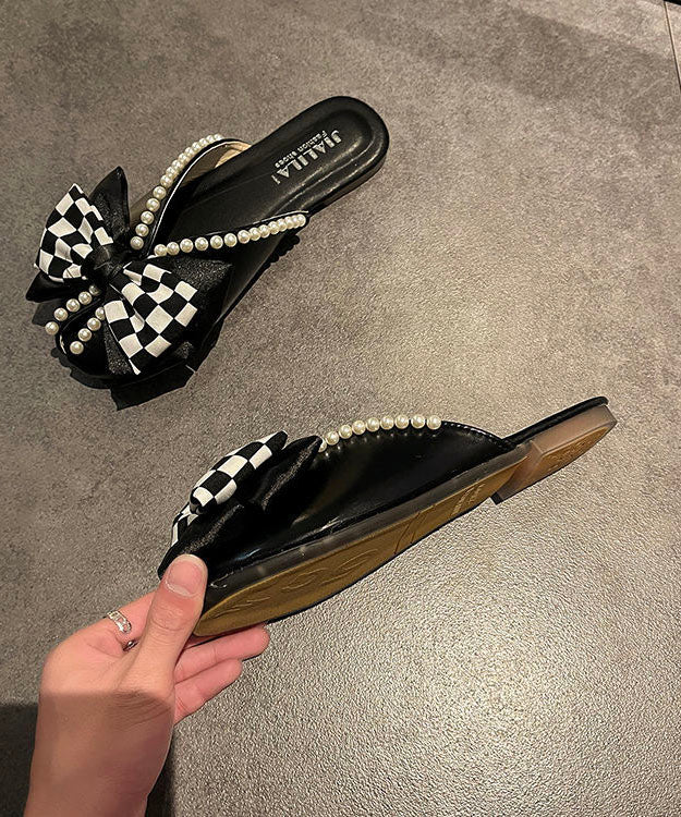 Well Tailored Sandals with a Graceful Silhouette