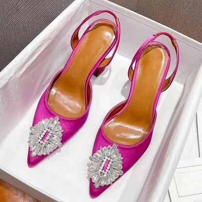 Effortlessly Elegant Heels with a Timeless Design