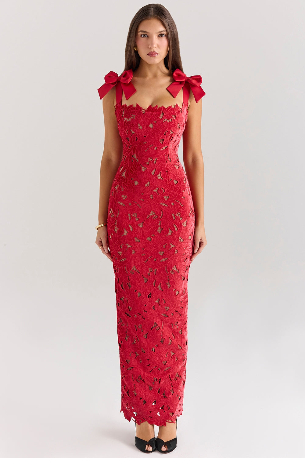 Well Tailored Dress with a Graceful Silhouette