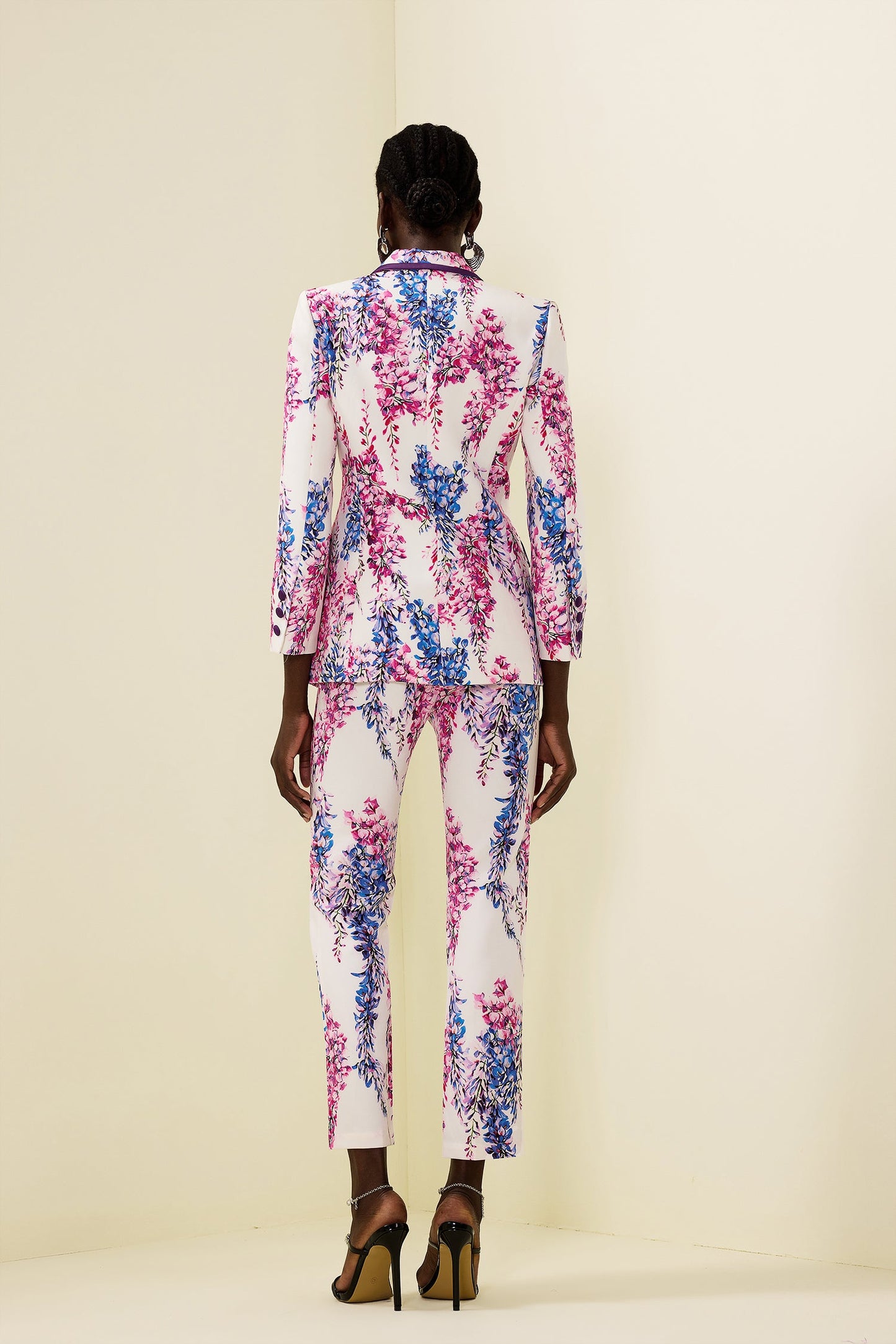 Elegantly Styled Pants for Everyday Wear