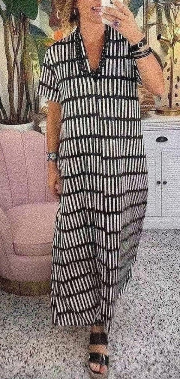 Classic Vintage Dress with a Flattering Fit