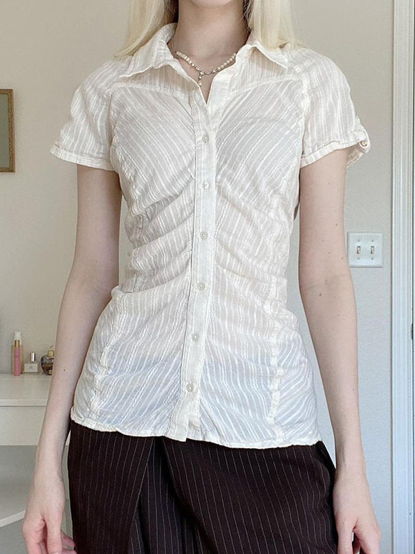 Classic Vintage Shirt with a Flattering Fit