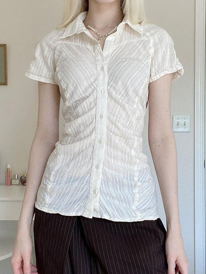 Classic Vintage Shirt with a Flattering Fit