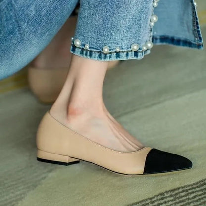 Effortlessly Elegant Sandals with a Timeless Design