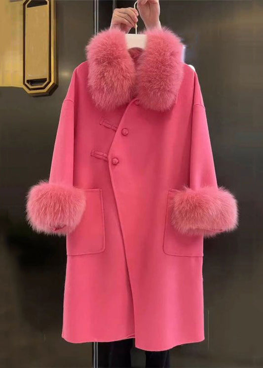 Beautifully Finished Coat in a Timeless Design