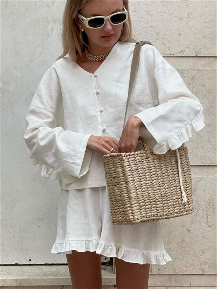 Well Tailored Bag with a Graceful Silhouette