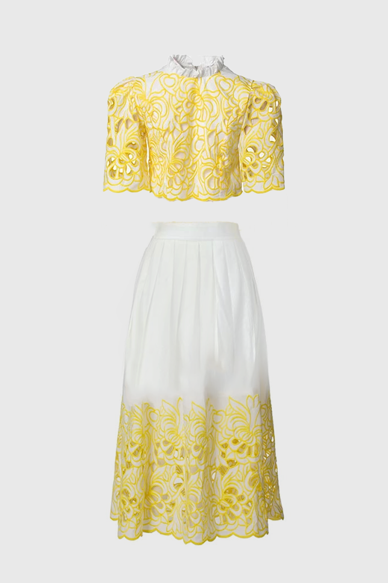 Effortlessly Elegant Garment with a Timeless Design