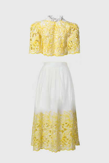 Effortlessly Elegant Garment with a Timeless Design